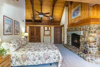 Photo #1: 1006642 Listing