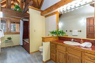 Photo #2: 1006642 Listing