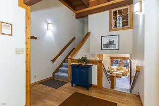 Photo #4: 1006642 Listing