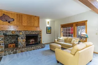 Photo #6: 1006642 Listing