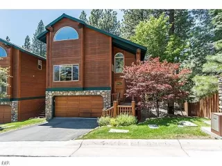 More Details about MLS # 1006678 : 899 SOUTHWOOD BOULEVARD 1
