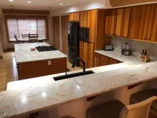Photo #4: 1006678 Listing 