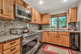 Photo #2: 1006714 Listing