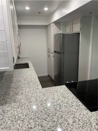 Photo #4: 1006746 Listing