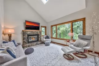 Photo #6: 1006750 Listing