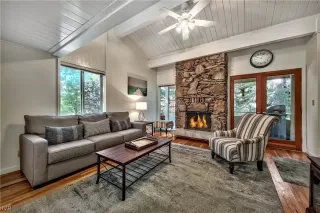 Photo #5: 1006787 Listing