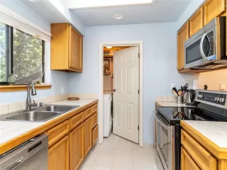 Photo #5: 1006791 Listing