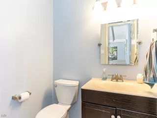 Photo #6: 1006791 Listing