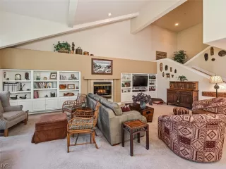 Photo #6: 1006808 Listing