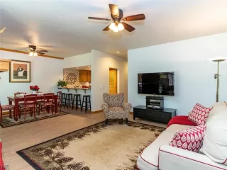 Photo #3: 1006809 Listing