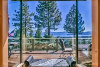 Photo #5: 1006868 Listing