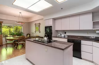 Photo #4: 1006886 Listing 