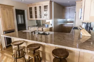 Photo #1: 1006900 Listing