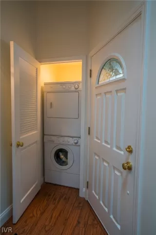 Photo #2: 1006947 Listing