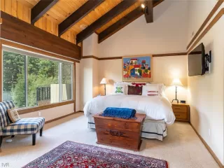 Photo #6: 1007997 Listing