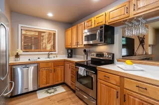 Photo #4: 1008006 Listing