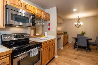 Photo #6: 1008006 Listing