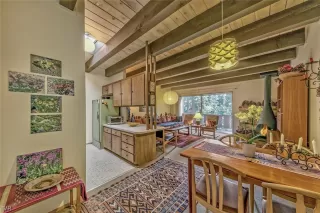 Photo #2: 1008012 Listing