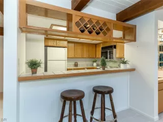 Photo #5: 1008033 Listing 