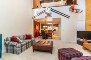 Photo #2: 1008040 Listing