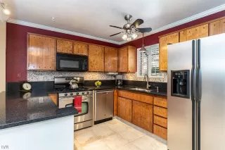 Photo #5: 1008040 Listing