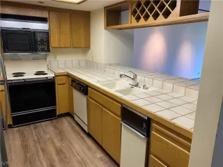 Photo #2: 1008043 Listing 