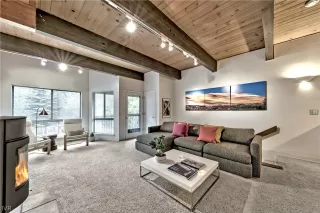 Photo #2: 1008057 Listing