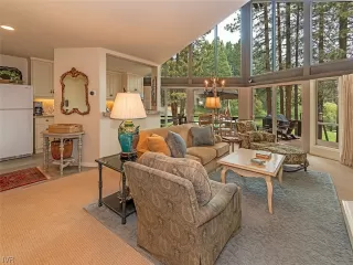 Photo #6: 1008073 Listing