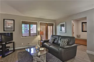 Photo #5: 1008118 Listing