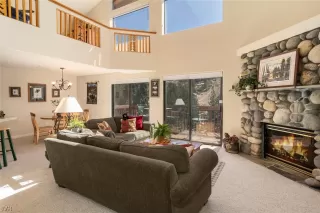 Photo #2: 1008120 Listing