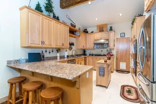 Photo #6: 1008137 Listing