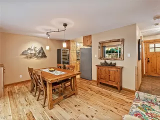 Photo #6: 1008140 Listing 