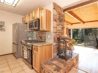 Photo #5: 1008145 Listing 