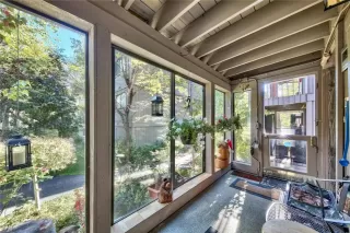 Photo #3: 1008146 Listing