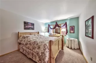 Photo #6: 1008146 Listing