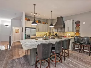 Photo #3: 1008160 Listing