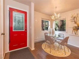 Photo #1: 1008172 Listing