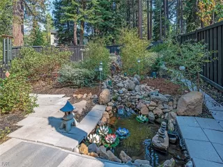 Photo #6: 1008172 Listing