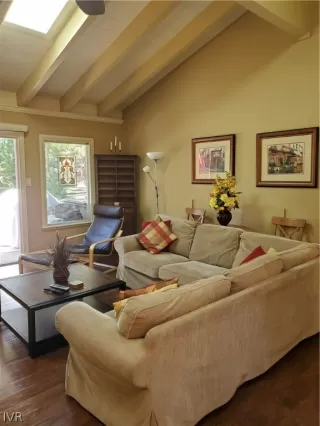 Photo #2: 1008176 Listing 