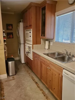 Photo #6: 1008176 Listing 