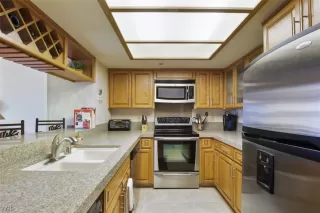 Photo #4: 1008221 Listing 