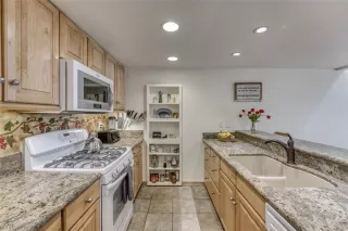 Photo #4: 1008228 Listing 