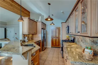 Photo #6: 1008237 Listing 