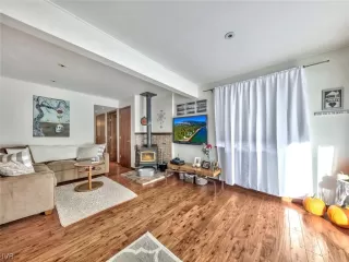 Photo #3: 1008238 Listing