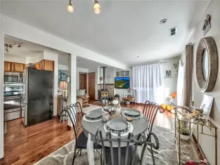 Photo #6: 1008238 Listing