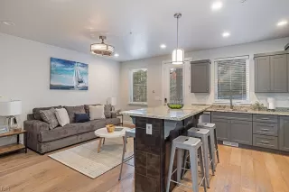 Photo #1: 1008246 Listing