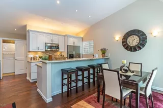 Photo #6: 1008247 Listing