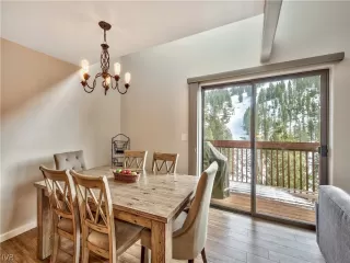 Photo #6: 1008254 Listing