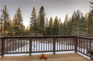 Photo #6: 1008257 Listing