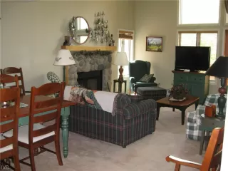 Photo #5: 1008258 Listing